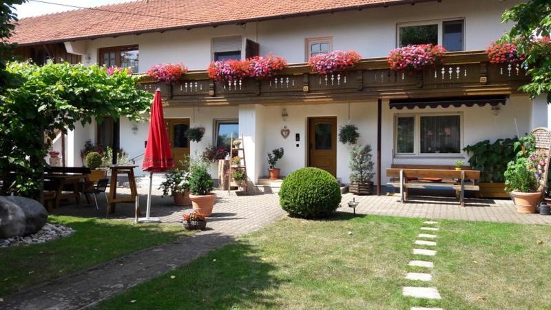 Pension Zum Krug, Messe Muenchen Hergolding Buitenkant foto